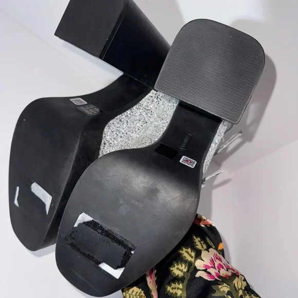 Larroude Alexa Mary Jane Pumps - Picture 3 of 4